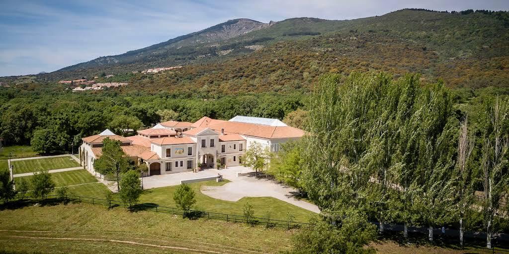 Luxury outdoor and indoor wedding venue La Hacienda by El Campillo El Escorial